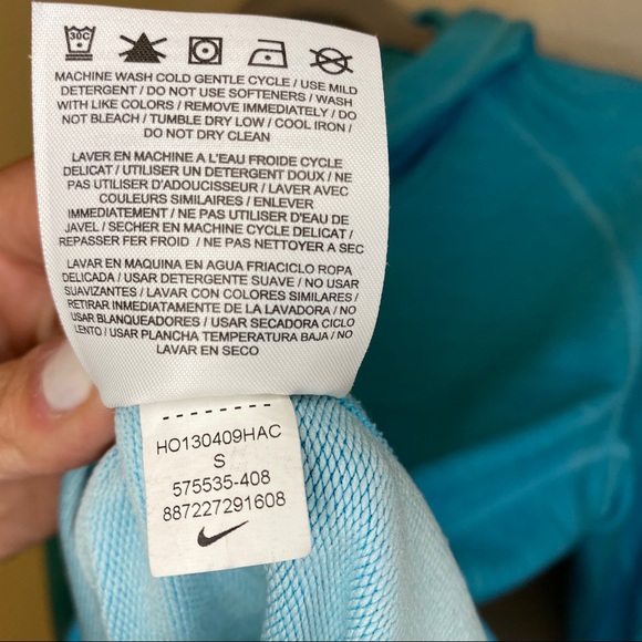 NIKE Women’s Dri-Fit Wool StayWarm Training Hoodie - Picture 4 of 5